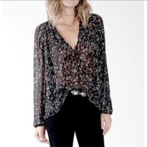 🤍 nwt | knot sisters | black floral vneck blouse